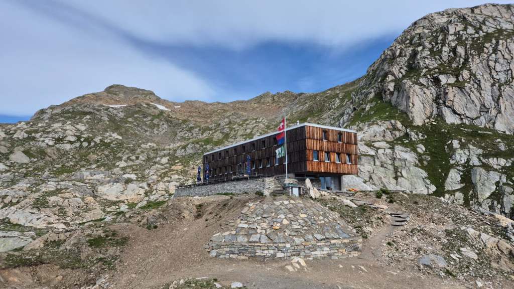 Hiking 1253m up to the Cristallina Hut
